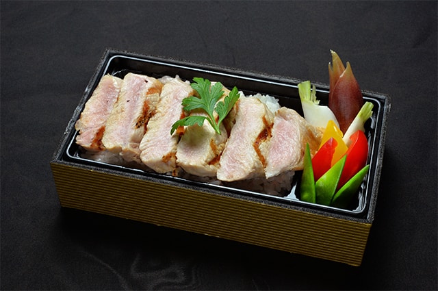 牛＆鶏めし弁当